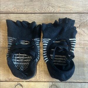 Toe Socks Black and White Striped Yoga Socks